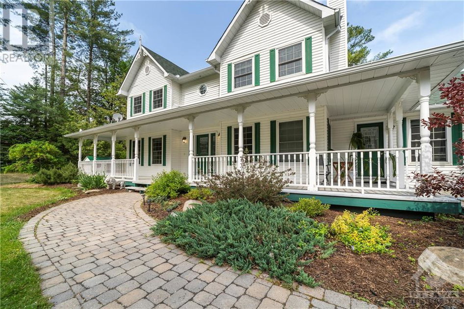106 Pine Brook Lane, Carp, ON, K0A 1L0 | 1336443 | Stirling Johnston ...