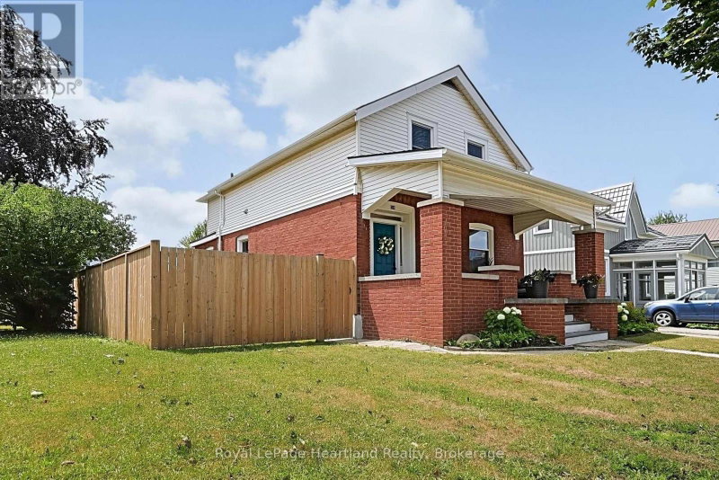 Listing photo 3