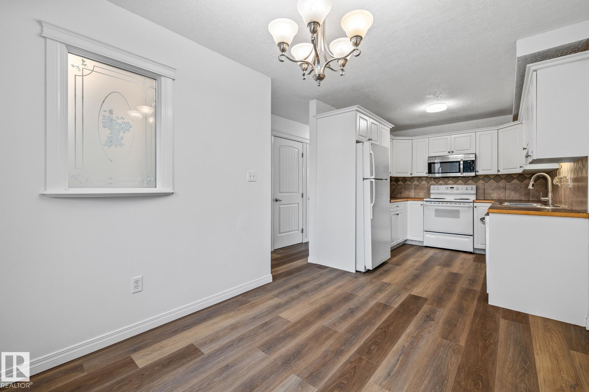 137 Londonderry Square, Edmonton, AB, T5C 3C4 | E4463561 | Realty Focus