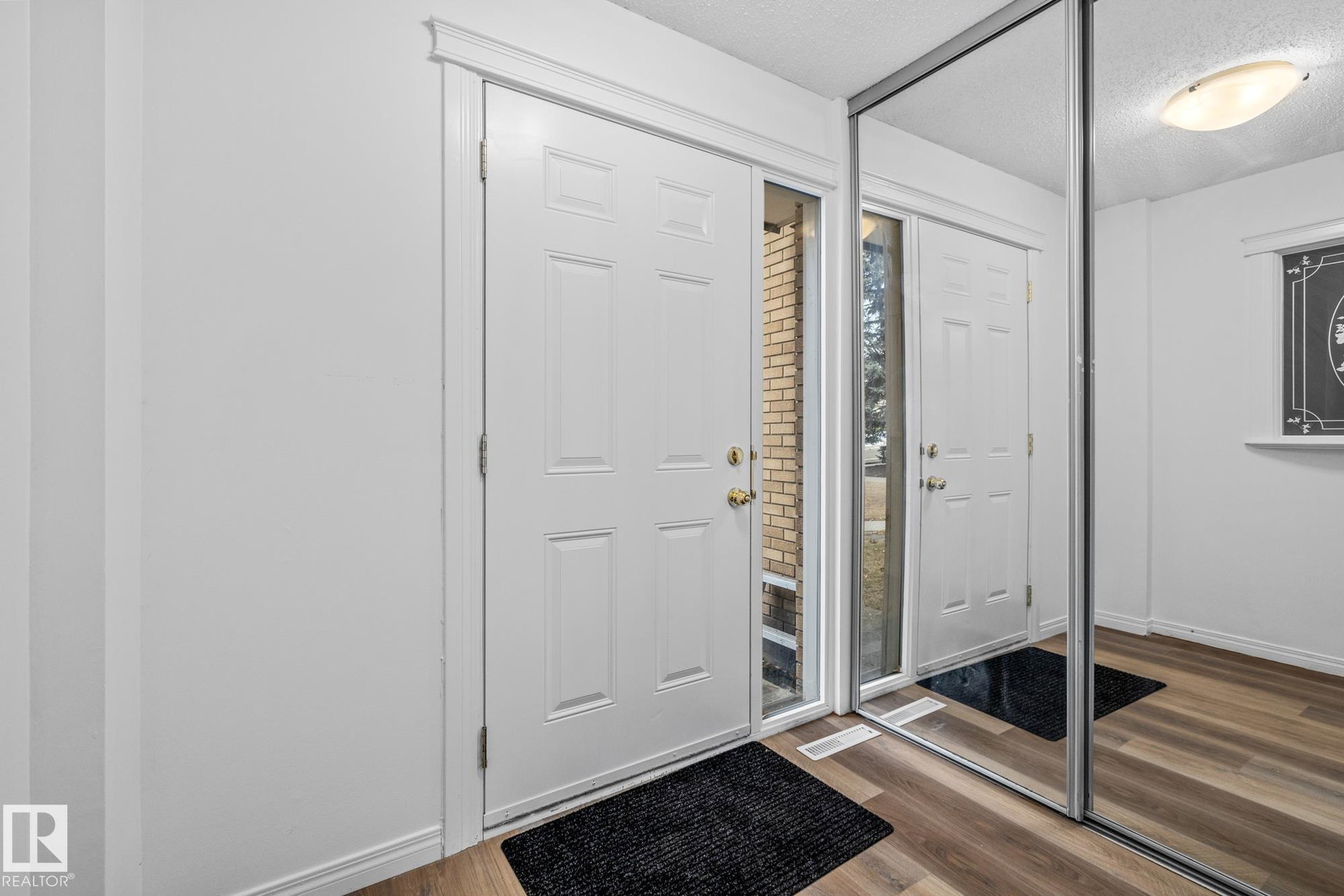 137 Londonderry Square, Edmonton, AB, T5C 3C4 | E4463561 | Realty Focus