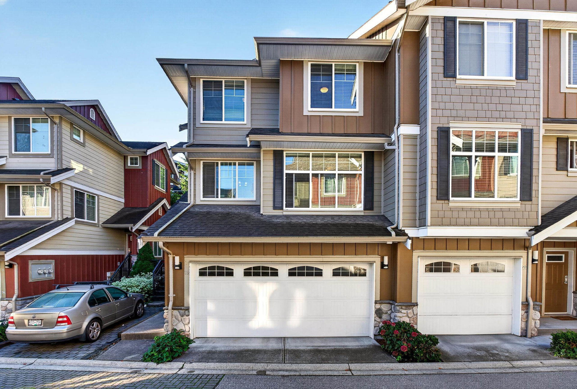 R3172185