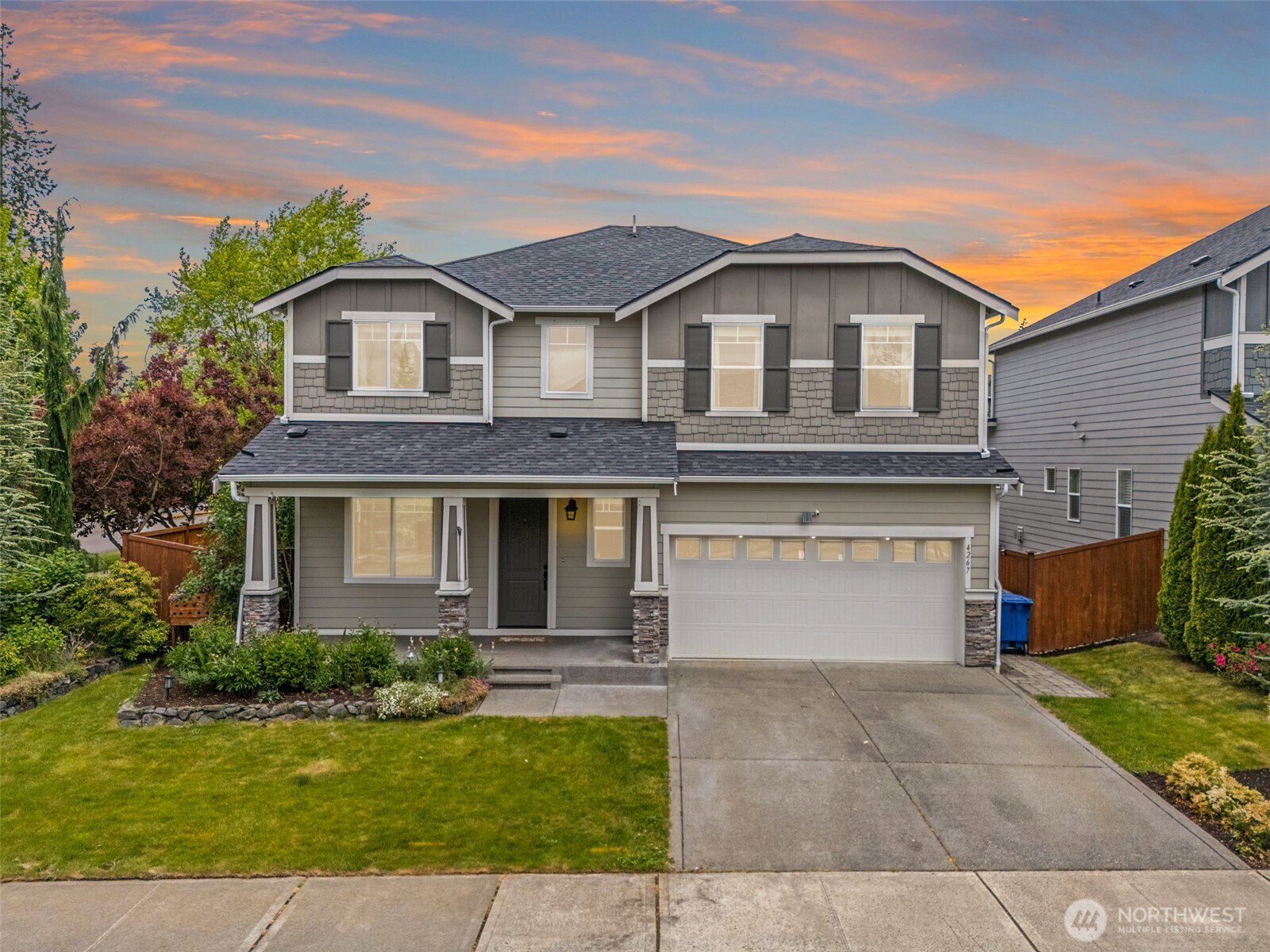 Featured Listings | Entwistle Real Estate Team